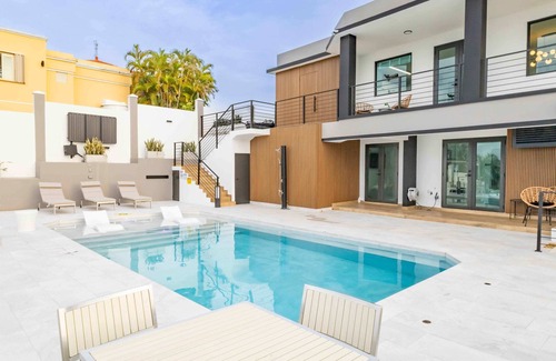 Yeguada Villa | Blue Malibu Luxury Villa in Camuy