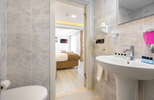 Emin Sinan Casa | Blue Marmara Suites