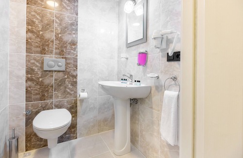 Emin Sinan Casa | Blue Marmara Suites