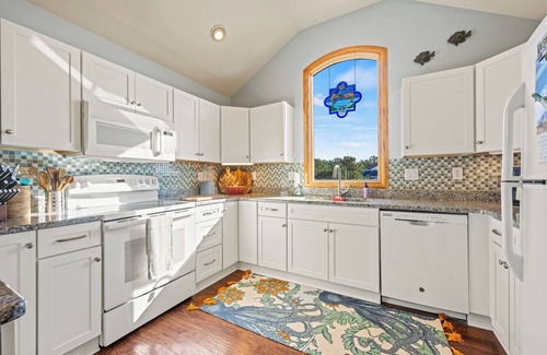Monteray Shores Casa | Blue Mermaid: Large Private Pool, Hot Tub, Close to Beach
