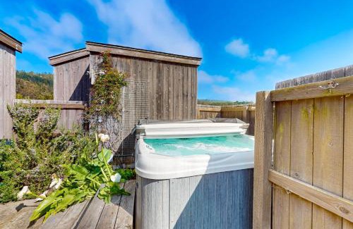 Sea Ranch Casa | Blue Mermaid