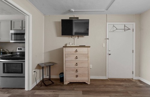 North Myrtle Beach Apartamento | Blue Mist Villas Unit 103 - Oceanfront Ground Floor Condo in Cherry Grove