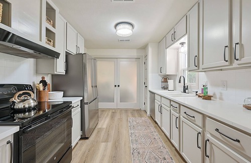 Wellborn Cabaña | Blue Moon - Cozy Country Cottage - Just Minutes From Texas A&M!