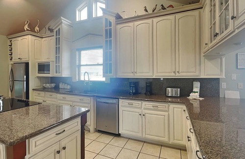 Isla Del Sol Casa | Blue Moon | Waterfront Home near the Beach.