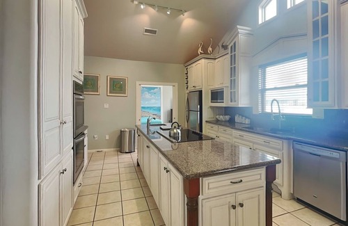 Isla Del Sol Casa | Blue Moon | Waterfront Home near the Beach.