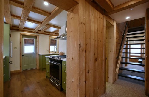 Craigleith Cabaña | Blue Mountain 3 bedroom home - Minutes from the beach and Village!