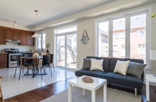 Collingwood Casa | Blue Mountain 3-bedroom, 3-bath seasonal rental