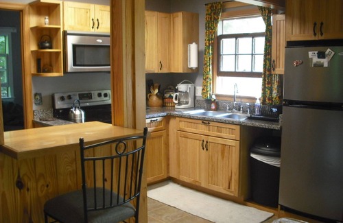 Front Royal Cabina | Blue Mountain Cabin, secluded, perfect for couples, near main road