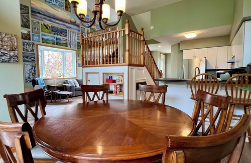 Collingwood Casa | Blue Mountain Gallery Getaway