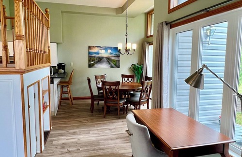 Collingwood Casa | Blue Mountain Gallery Getaway