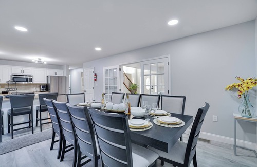 East Stroudsburg Casa | Blue Mountain Estate: Dual Homes Getaway