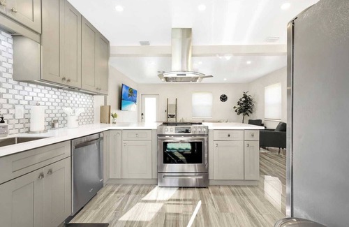 Central Fort Lauderdale Casa | Blue Ocean Retreat by PMI