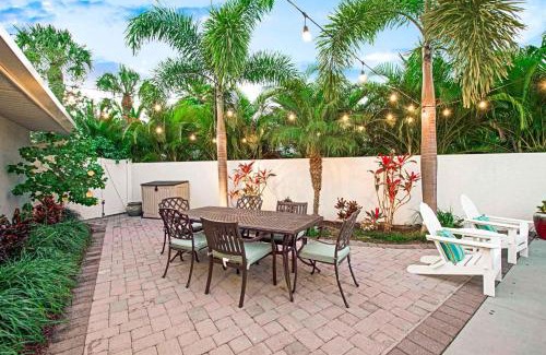Saint Armands Key Casa | Blue Palm