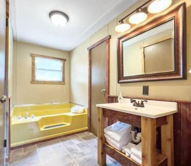 Lead Casa | Blue Pine Retreat