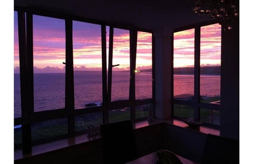 Portrush Apartamento | Blue Pool View has Uninterrupted sea views 2/bed apartment with balcony.