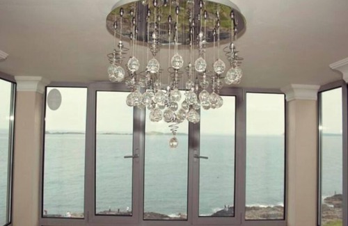 Portrush Apartamento | Blue Pool View has Uninterrupted sea views 2/bed apartment with balcony.