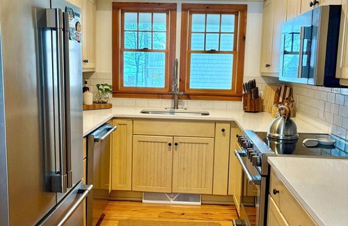 Beulah Cabaña | Blue Ridge Cottage- Charming 3-bedroom 2-bath on Crystal Lake
