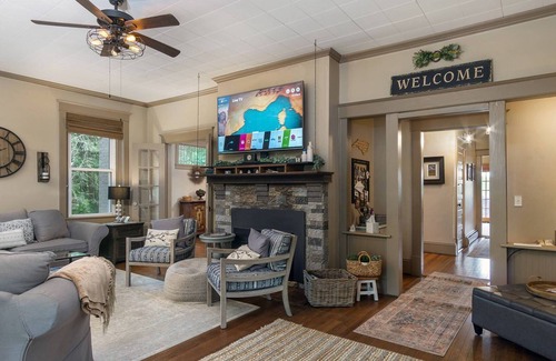Rutherfordton Casa | Blue Ridge Lodge - Movie Theater - Hot Tub - Pool - Rec. Room - PetsOK - $500 Free Activities Daily