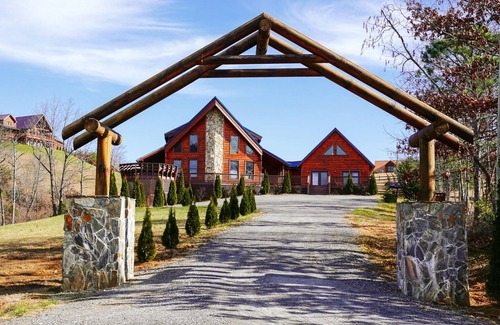 Dobson Cabina | Mountain View Luxury Lodge para retiros de empresa y reuniones familiares cerca de Mayberry