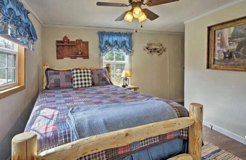 Waynesville Cabaña | Blue Ridge Parkway, Waynesville, Antiquing