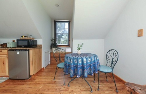Afton Apartamento | Blue Rivers Loft-Loft-Vista al Jardín-Baño Privado