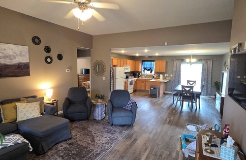 St. Robert Casa | Blue Sage Inn-Pet Friendly home in Saint Robert, MO. Close to Fort Leonard Wood.