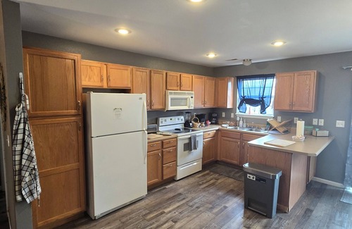 St. Robert Casa | Blue Sage Inn-Pet Friendly home in Saint Robert, MO. Close to Fort Leonard Wood.