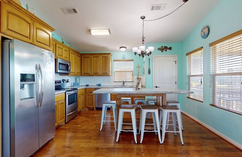 Crystal Beach Casa | Blue Seagull: 2 BR, 2 BA House in Crystal Beach, Sleeps 7