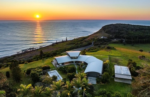 Lennox Head Casa | Blue Seas encapsulates the essence of breathtaking views
