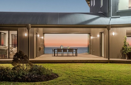 Lennox Head Casa | Blue Seas encapsulates the essence of breathtaking views