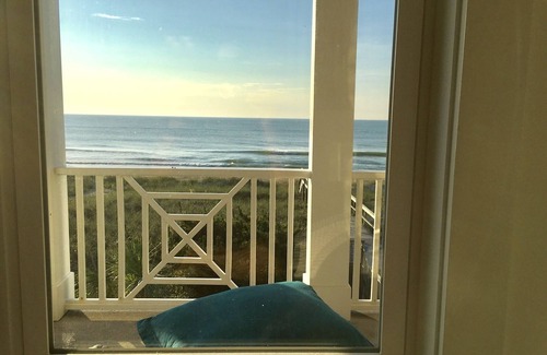 Carolina Beach Casa | NUEVO! FRENTE AL OCÉANO FRESCO CASA CONTEMPORÁNEA