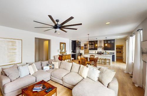 Bozeman Casa | Blue Skies Over Butler Creek