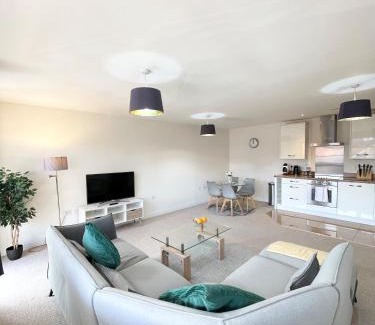 Rushmoor District Apartamento | Blue Sky Apartments @Wallis Square, Farnborough