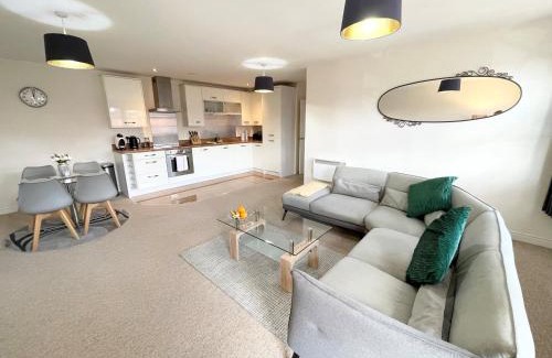 Rushmoor District Apartamento | Blue Sky Apartments @Wallis Square, Farnborough