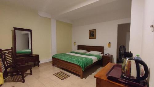 Nallathanniya Casa | Blue sky Guest House And Restaurant