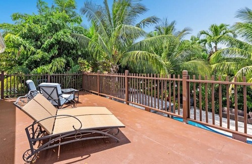 Central Corals Casa | Blue Sky Manor - 2 Story House w/ Heated Pool & Large Balcony