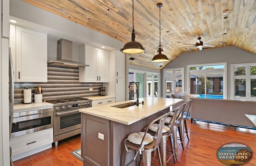 Lake Geneva Casa | Blue Sky Oasis | Saltwater Pool | Cabana Lounge | Hot Tub