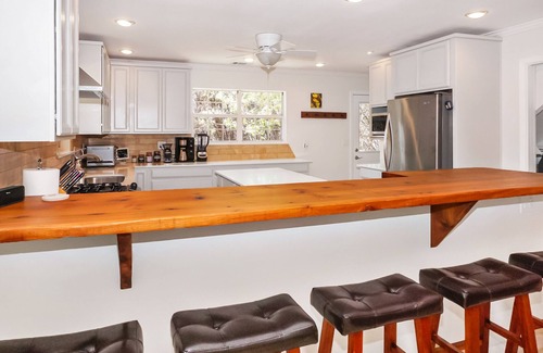 Wimberley Casa | Blue Spring Retreat I Hot tub, Families