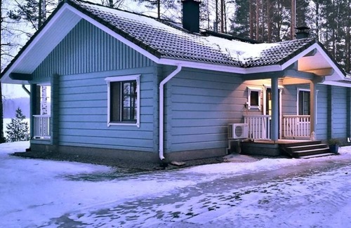 Hiukkajoki Casa | Blue vacation home