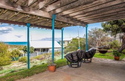 Guilderton Casa | Blue View - UNINTERRUPTED OCEAN VIEWS FOR MILES