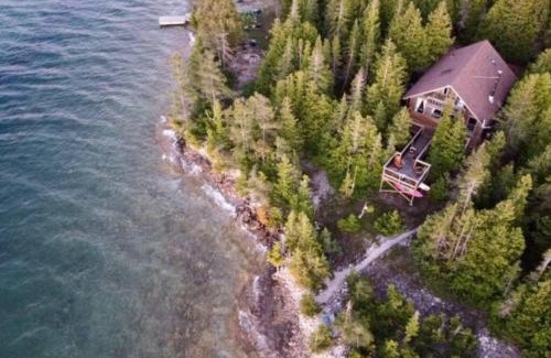 Northern Bruce Peninsula Casa | Blue Vista Tobermory Waterfront Cottage