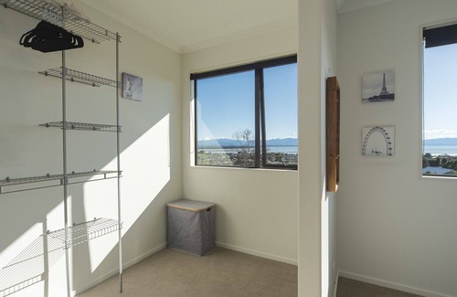 Tahunanui Casa | Blue Water Views - Modern, Sun-filled & Offers Fantastic Views over Tasman Bay.