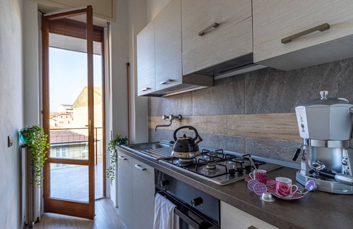 Arona Apartamento | Blue Wave Apartment [ Arona - Lago Maggiore]