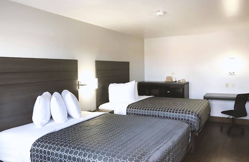 Arena District Hotel | Sky Palace Inn By Jasper Near AT&T Center