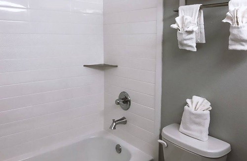 Arena District Hotel | Sky Palace Inn By Jasper Near AT&T Center