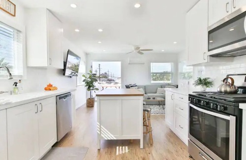 Point Loma Heights Casa | Blue Whale Beach House!