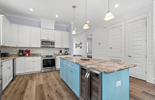 Frangista Beach Casa | ☀️ Blue Yonder | 6-Seat Golf Cart | Heated Pool* | Game Room | Free Deep Sea Fishing 🐟