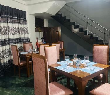 Sri Jayawardenepura Kotte Hotel | Bluebell hotel and family restaurant