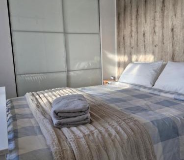 Snells Beach Casa | Bluebell Cottage on Matakana Coast Pet Friendly!