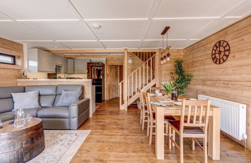 Wallingford Cabina | Bluebell Lodge | The Ridgeway Holiday Let | 3 Beds & Sleeps 6